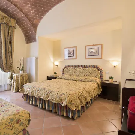 Italia Hotel 3*