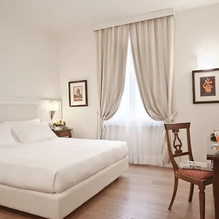 Italia Hotel 3*