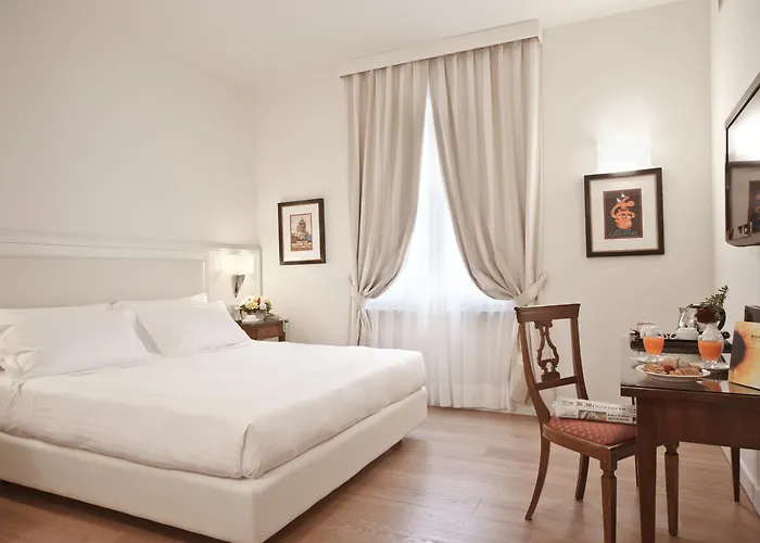 Отель Italia Сиена