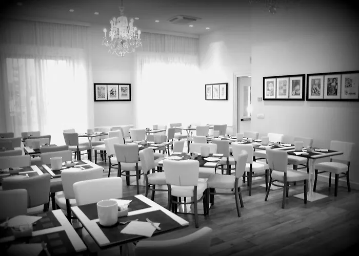 Отель Italia Сиена