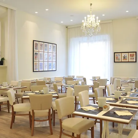 Hotel Italia 3*